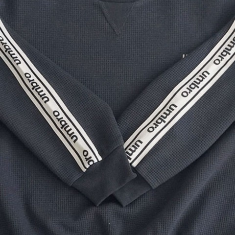 キッズ　トレーナー（140～170cm・UMBRO）