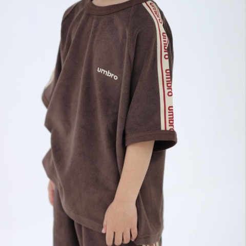 キッズ　半袖Tシャツ（140～170cm・UMBRO）