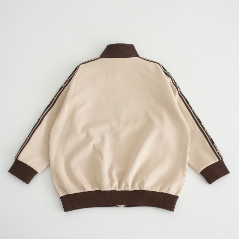 キッズ　パーカー（110～130cm・UMBRO）