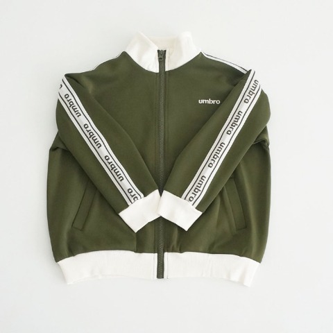 キッズ　パーカー（110～130cm・UMBRO）