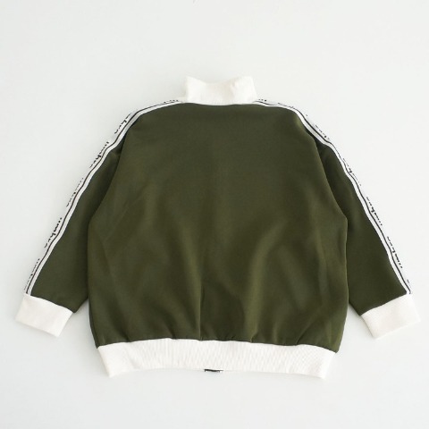 キッズ　パーカー（110～130cm・UMBRO）