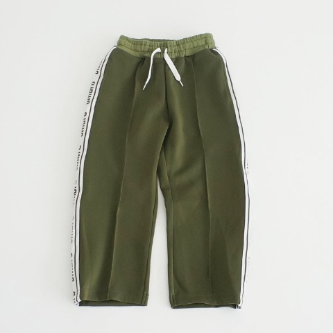 キッズ　パンツ（140～170cm・UMBRO）