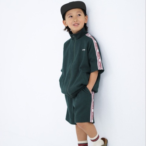 キッズ　トップス（110～130cm・UMBRO）