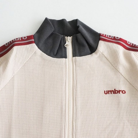 キッズ　トップス（110～130cm・UMBRO）