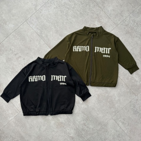 キッズ　ラッシュガード(110～130cm・RRmoment/RINA)