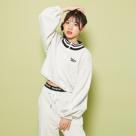 キッズ　トレーナー（150・160cm・Reebok）