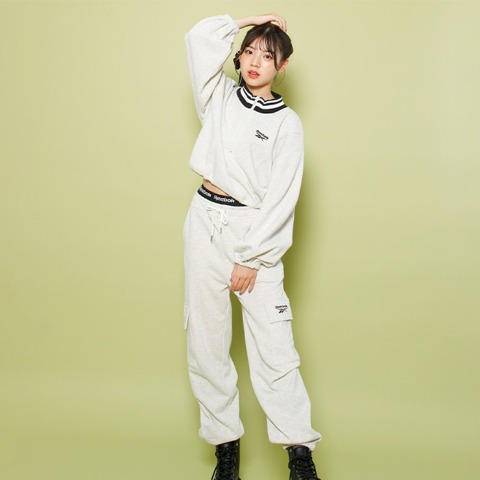 キッズ　トレーナー（150・160cm・Reebok）