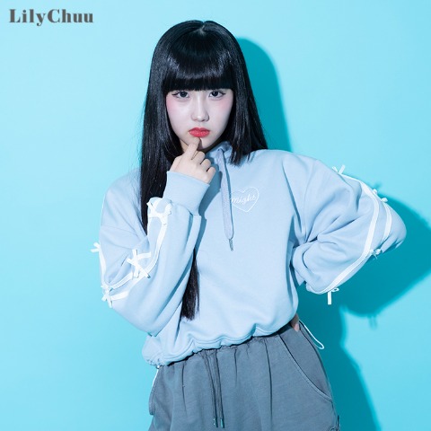 キッズ　プルパーカ（140・150cm・Lily Chuu)