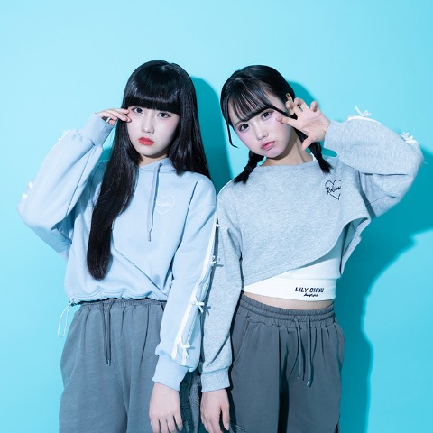 キッズ　プルパーカ（140・150cm・Lily Chuu)