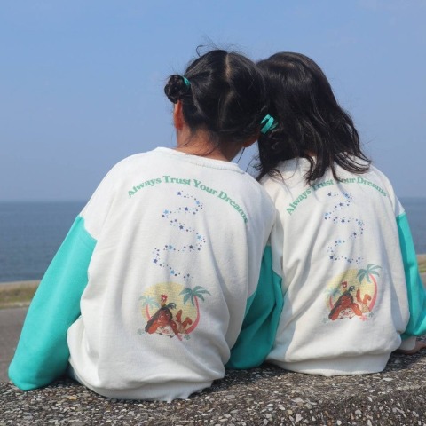 キッズ　トレーナー（140・150cm・LITTC）