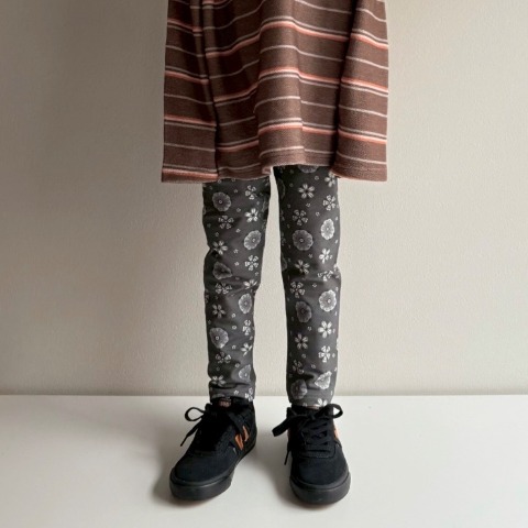 キッズ　レギンス（140cm～150cm）