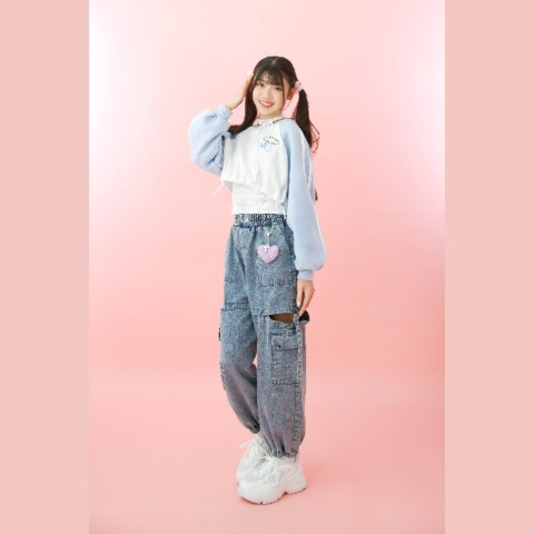 キッズ　ロングパンツ（140cm・150cm・Lily Chuu）