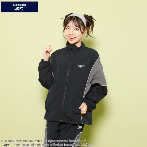 キッズ　ジャケット（150・160cm・Reebok）