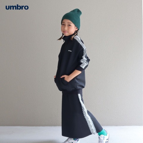キッズ　スカート（110cm～130cm・UMBRO）