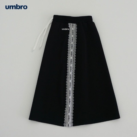 キッズ　スカート（140cm～170cm・UMBRO）