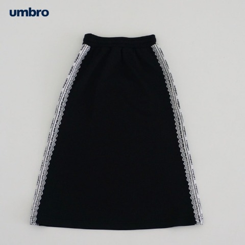 キッズ　スカート（140cm～170cm・UMBRO）