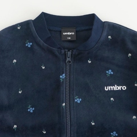 キッズ　パーカ（110cm～130cm・UMBRO）