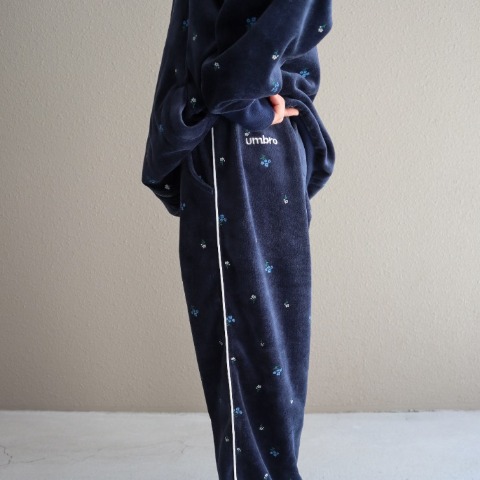 キッズ　パンツ（110～130cm・UMBRO）
