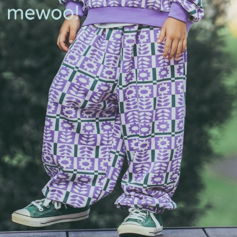 キッズ　パンツ（110～130㎝・mewoo!）