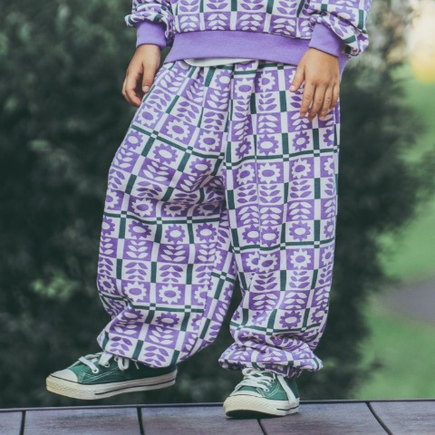 キッズ　パンツ（110～130㎝・mewoo!）