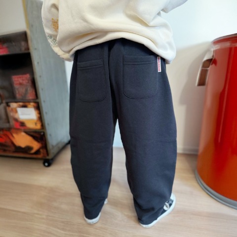 キッズ　パンツ（110～130cm・AMBERROAR）