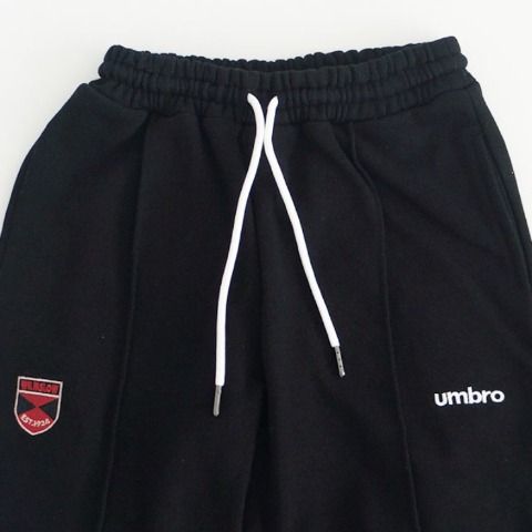 キッズ　パンツ（110cm～130cm・UMBRO）
