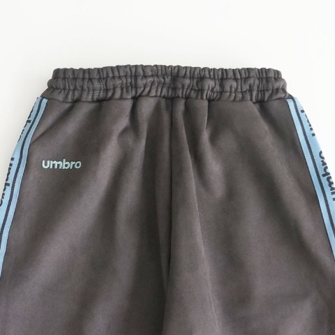 キッズ　パンツ（110～130cm・UMBRO）