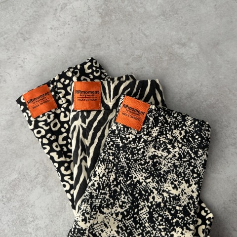 キッズ　パイソン柄レギンス(110～130cm・RRmoment/RINA)