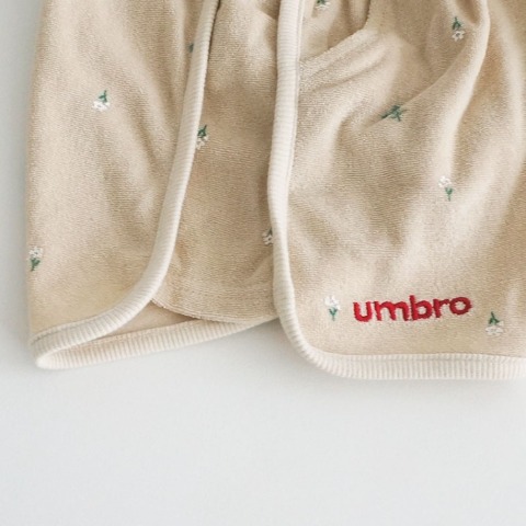 キッズ　パンツ（110～130cm・UMBRO）