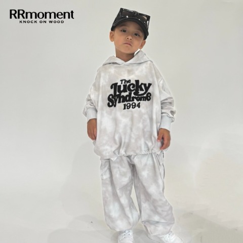 キッズ　パーカ（RRmoment・110～130cm）