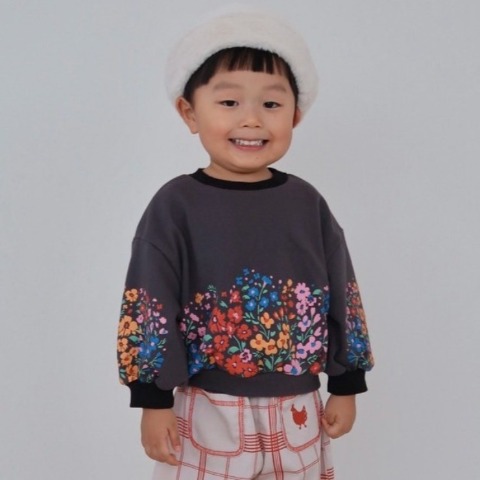 キッズ　トレーナー（110～130cm）