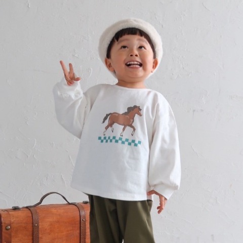 キッズ　長袖Ｔシャツ（110～130cm）