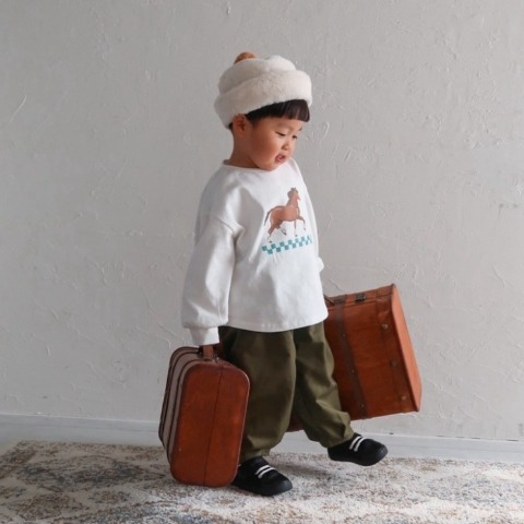 キッズ　長袖Ｔシャツ（110～130cm）