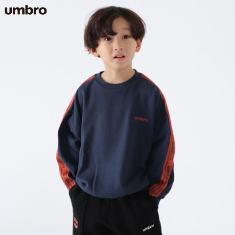 キッズ　トレーナー（110cm～130cm・UMBRO）