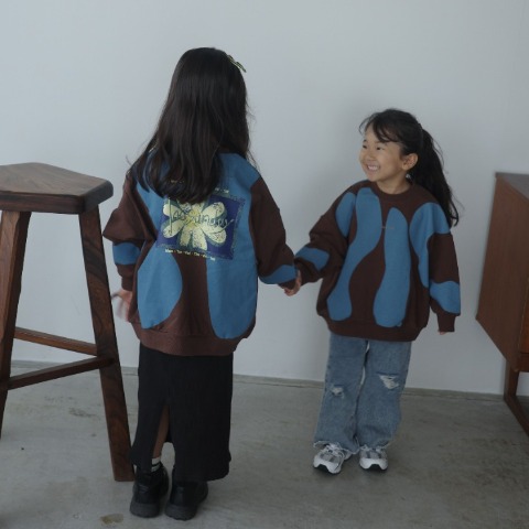 キッズ　トレーナー（110cm～130cm・TOO SUNDAY）