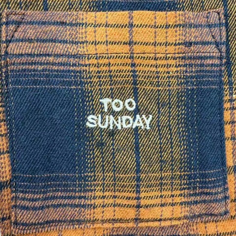 キッズ　シャツ（110cm～130cm・TOO SUNDAY）