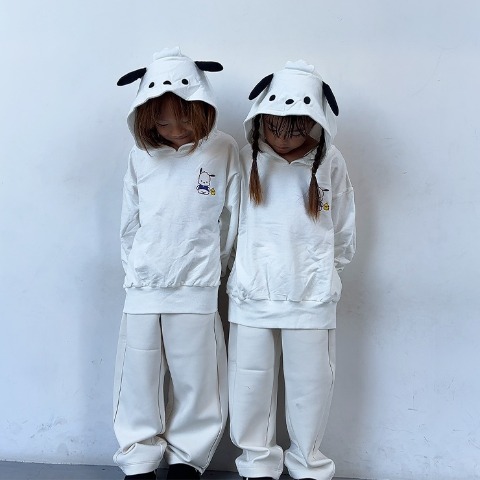 キッズ　トレーナー（110・120cm・RELA./サンリオキャラクターズ）