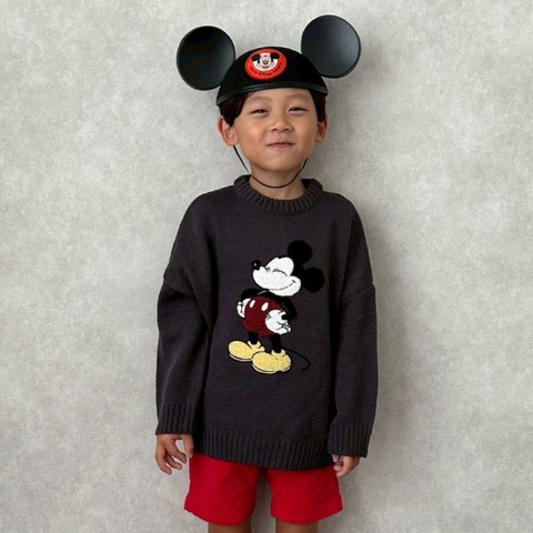 キッズ　長袖プルオーバー(120・130cm・Disney)