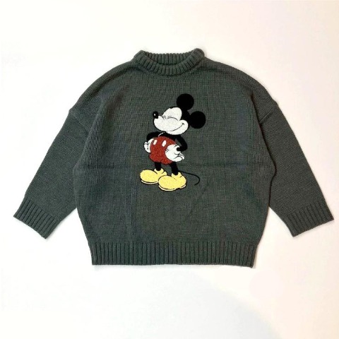 キッズ　長袖プルオーバー(120・130cm・Disney)