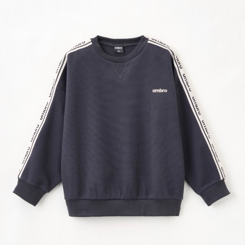 キッズ　トレーナー（110～130cm・UMBRO）