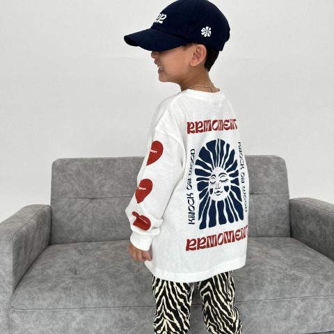 キッズ　ロングTシャツ(110～130cm・RRmoment/RINA)