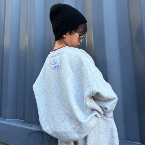 キッズ　トレーナー（110～130cm・MONOD.）