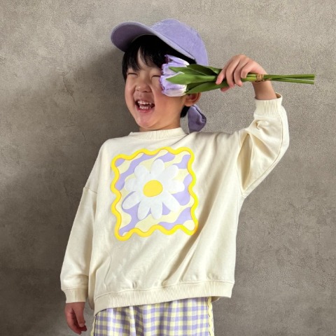 キッズ　トレーナー（110・120cm・LUMORO）