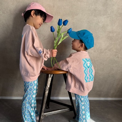 キッズ　トレーナー（110・120cm・LUMORO）