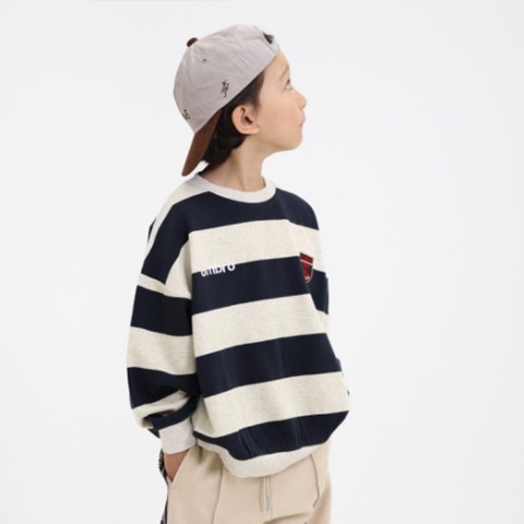 キッズ　トレーナー（110～130cm・UMBRO/とうくん）