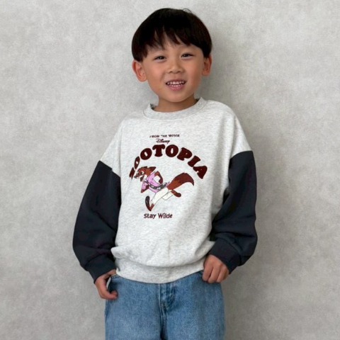 キッズ　長袖トレーナー（110～130cm・SUNNY HOUSE/Disney）