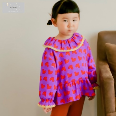 キッズ　airi総柄ピエロトップス　（110～120cm　JUO）