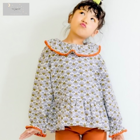 キッズ　airi総柄ピエロトップス　（110～120cm　JUO）