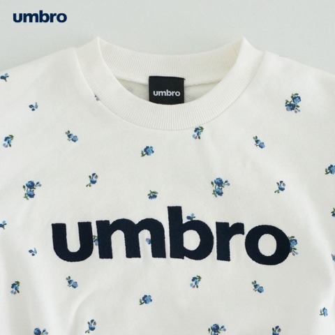 キッズ　トレーナー（110cm～130cm・UMBRO）