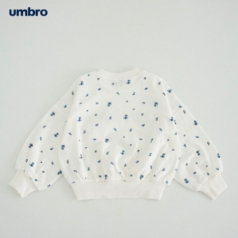 キッズ　トレーナー（110cm～130cm・UMBRO）